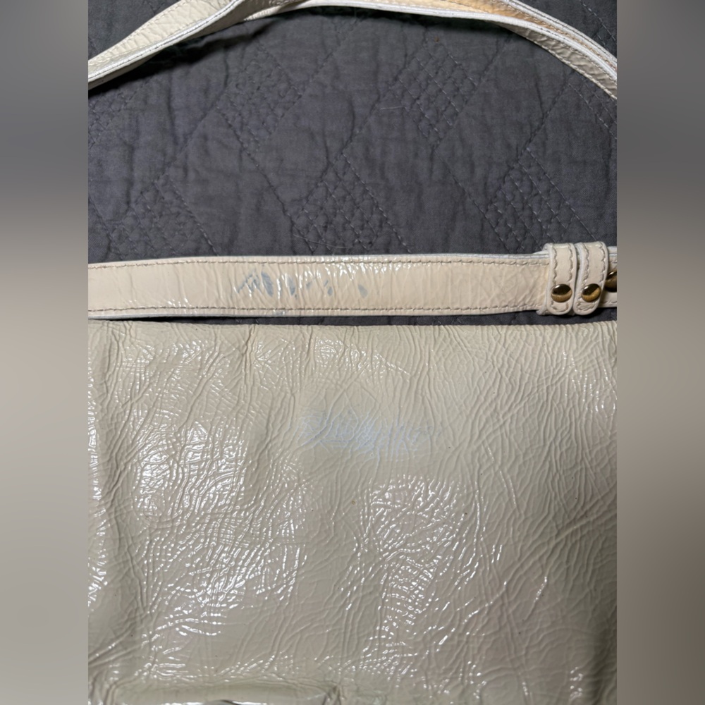 Authentic Fendi Patent Leather Cream Crossbody Bag with Adjustable Strap - Picture 4 of 15